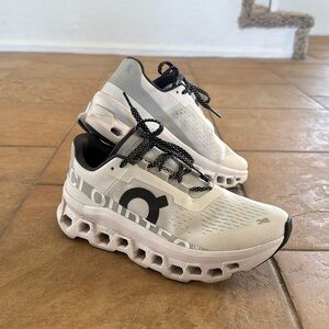 On Running Monster (On Cloud)